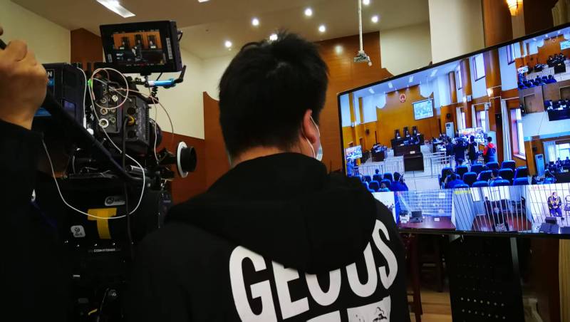 AI生成VS人工创意——宜兴市广告片拍摄公司的技术浪漫主义实践